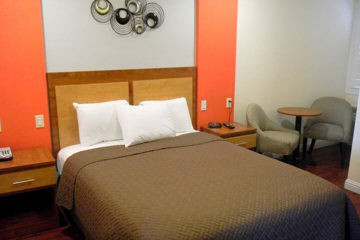 Room 5 of 27