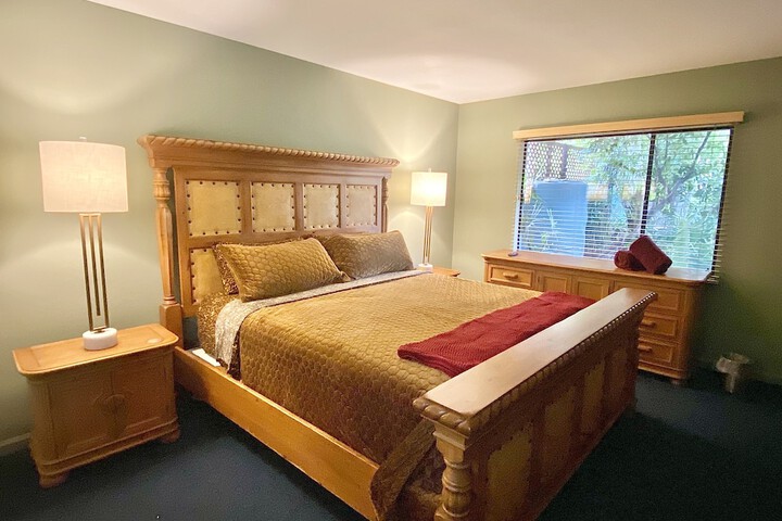 Room 32 of 85