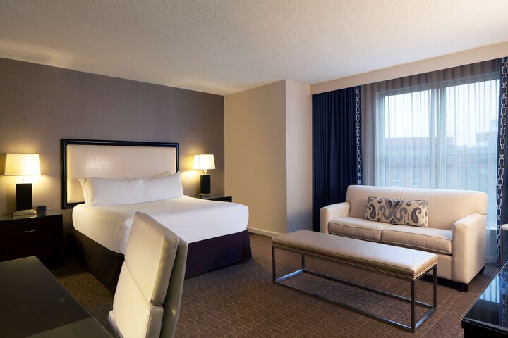 Room 21 of 103