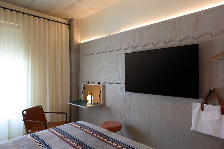 Room 29 of 42