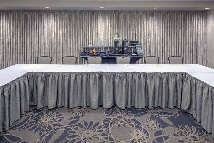 DoubleTree by Hilton Madison Downtown