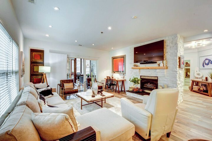 Modern Condo + Golf Course View Near Hiking!