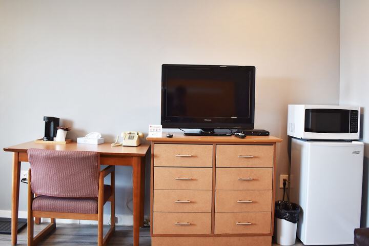 Room 12 of 82