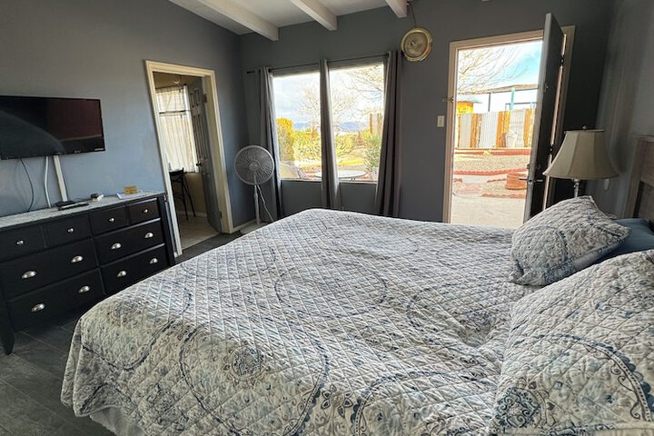 Room 33 of 64