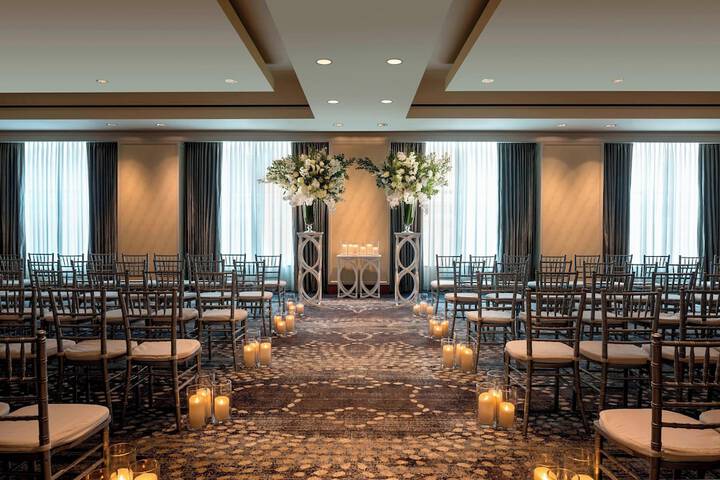 Ballroom/Hall 68 of 76