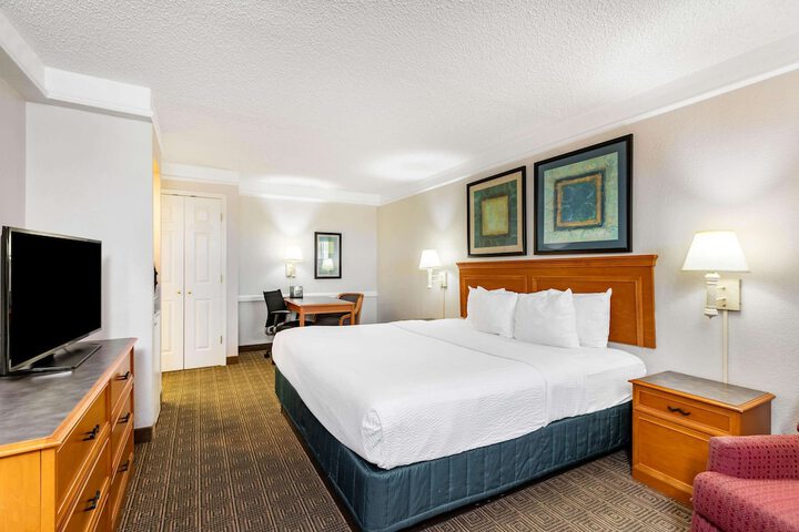 Room 21 of 30