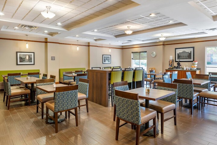 Comfort Suites Urbana Champaign University Area