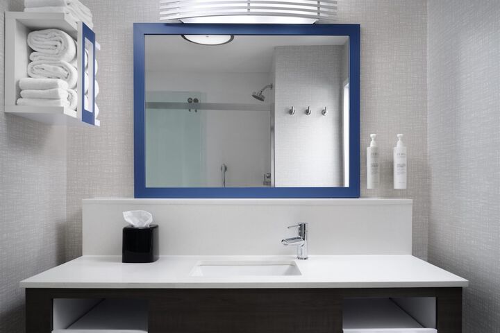 Hampton Inn & Suites Dallas-DFW ARPT W-SH 183 Hurst