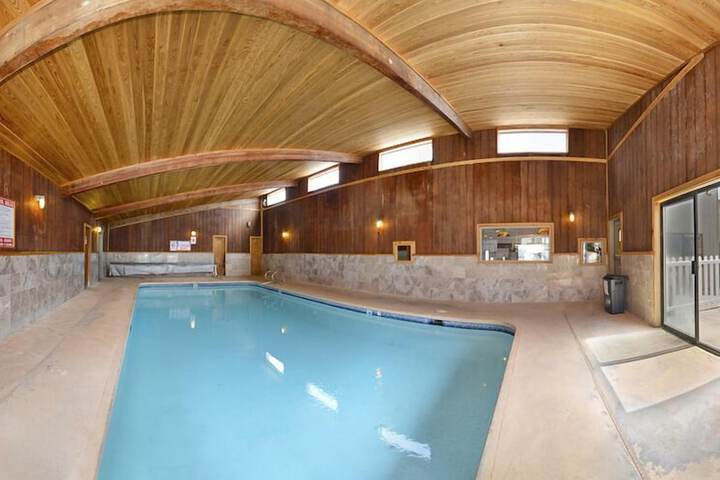 Econo Lodge Inn & Suites Madras