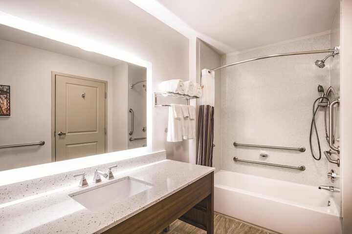 La Quinta Inn & Suites by Wyndham Chambersburg