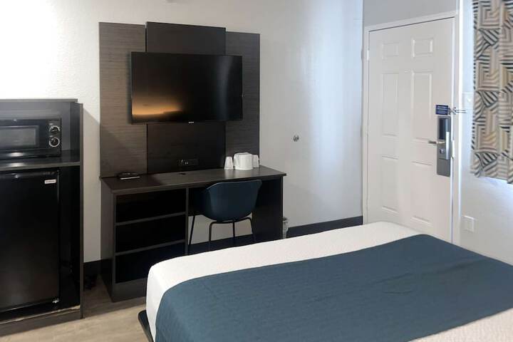 Room 10 of 26