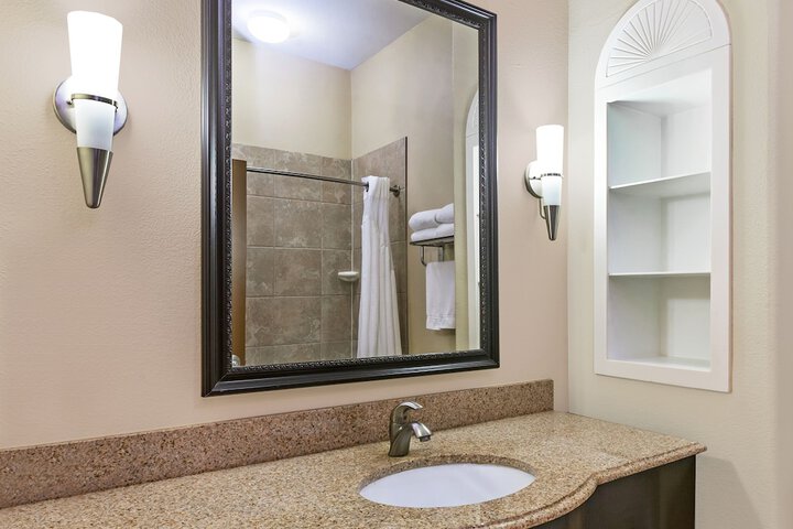 Holiday Inn Express Hotel & Suites Victoria by IHG