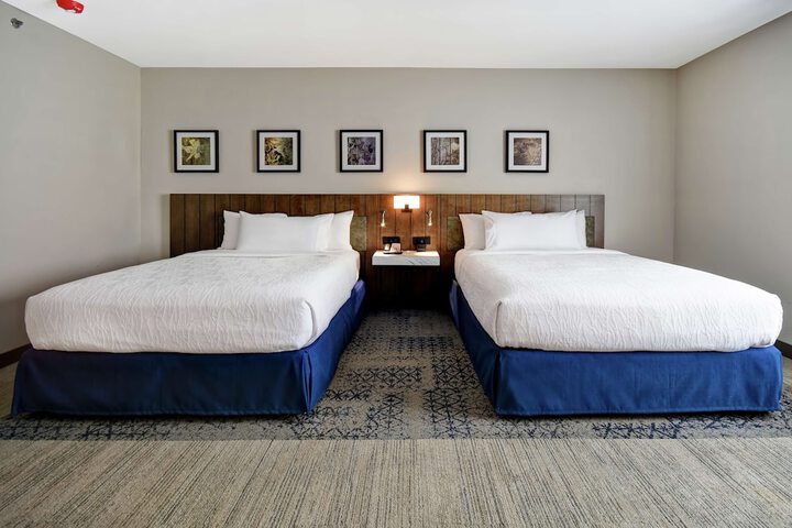 Room 27 of 46