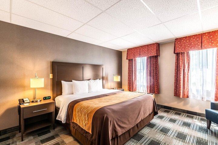 Room 30 of 48