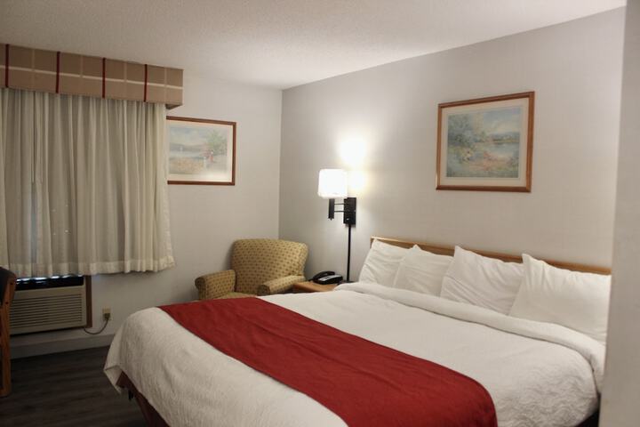 Room 9 of 18