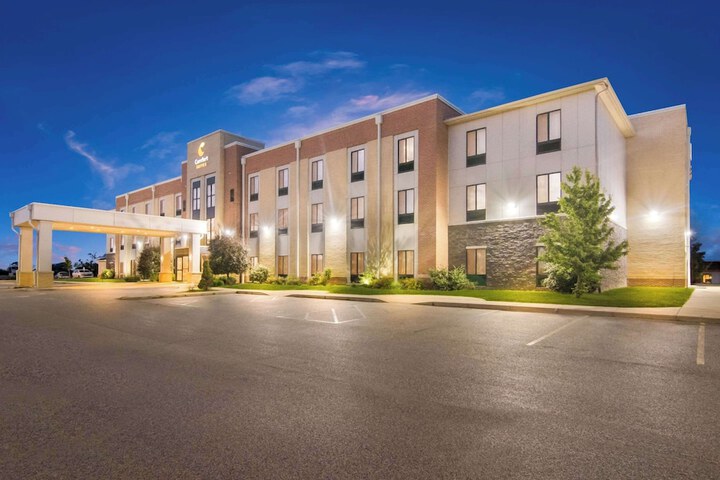 Hotel 7 of 41