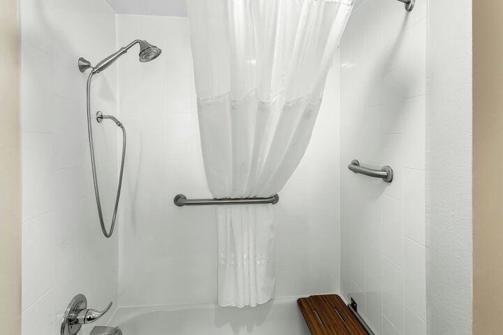 Holiday Inn Express Suites Charleston by IHG