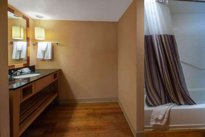 Room 30 of 47