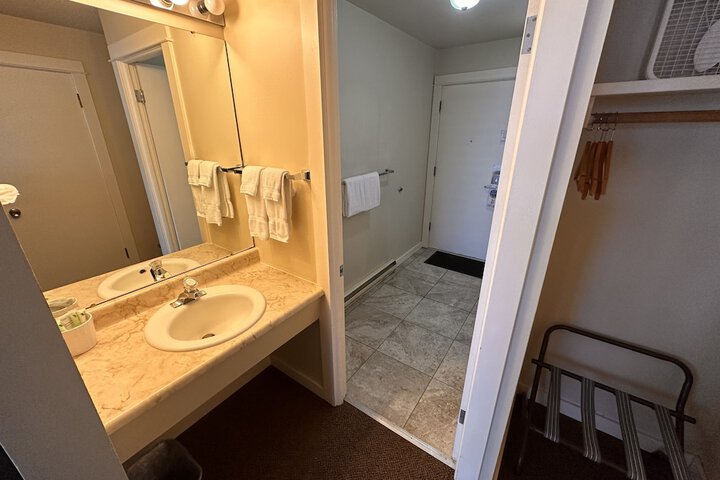 Room 123 of 181