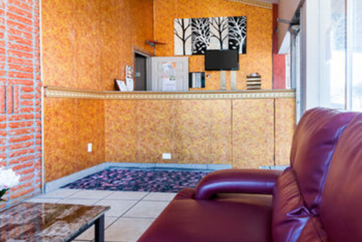 Motown Inn & Suites