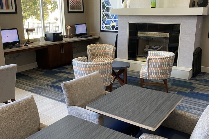 Holiday Inn Express Hotel & Suites Auburn - University Area by IHG