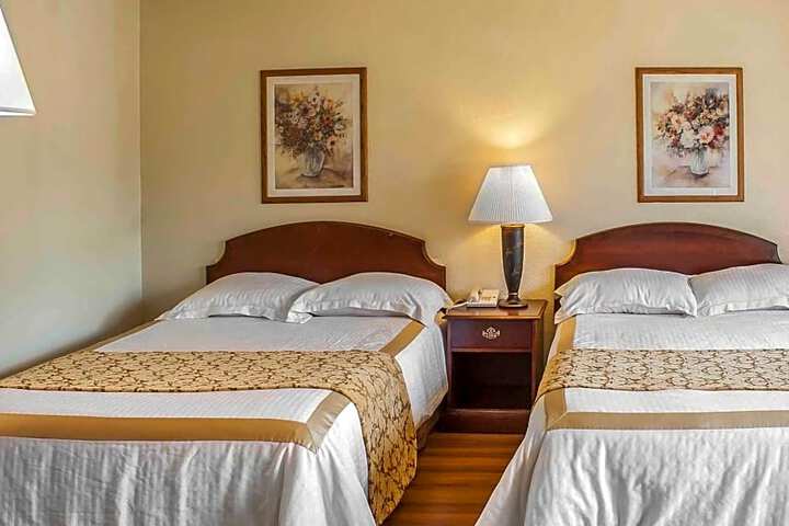 Rodeway Inn & Suites