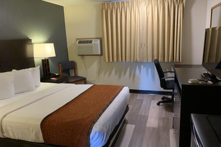 Room 33 of 48