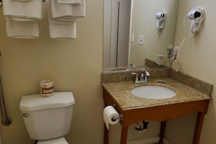 Room 51 of 154