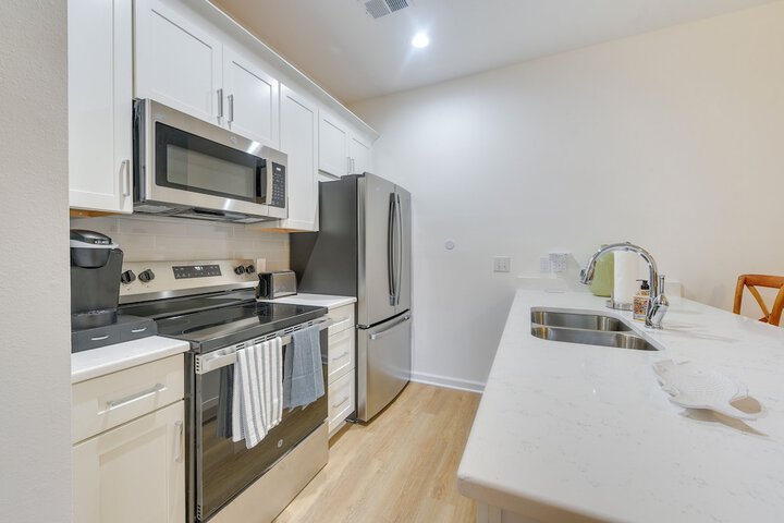 Sunset Beach Retreat - Monthly Rentals Welcome!