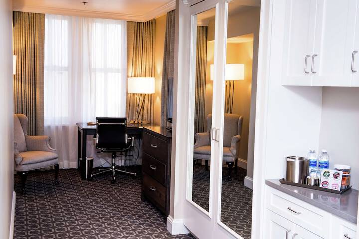 Redmont Hotel Birmingham Curio Collection by Hilton