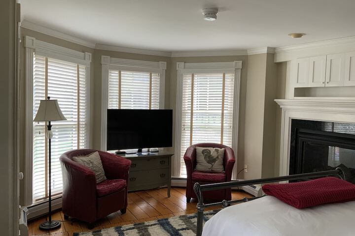 Room 6 of 24