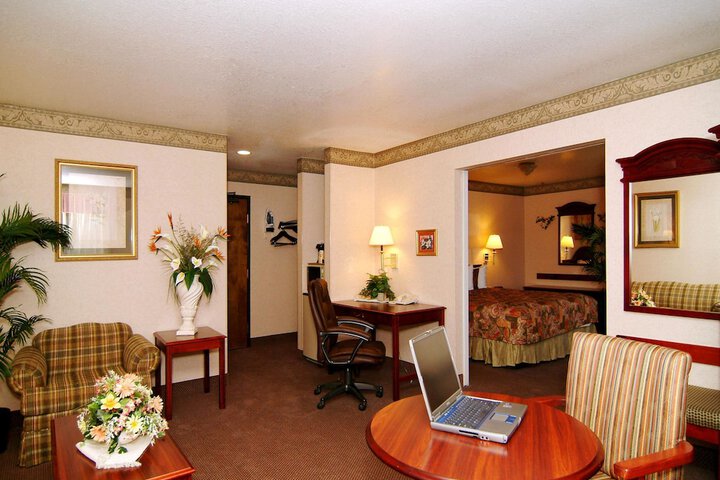 Room 16 of 25