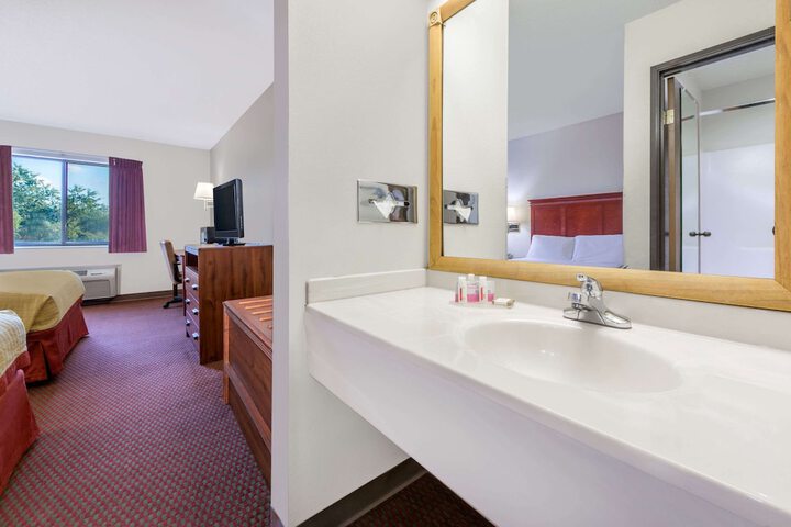 Room 16 of 21