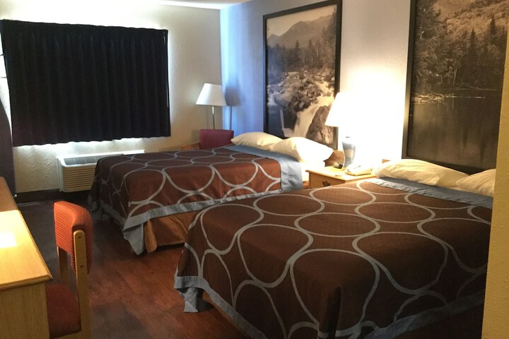 Room 11 of 26