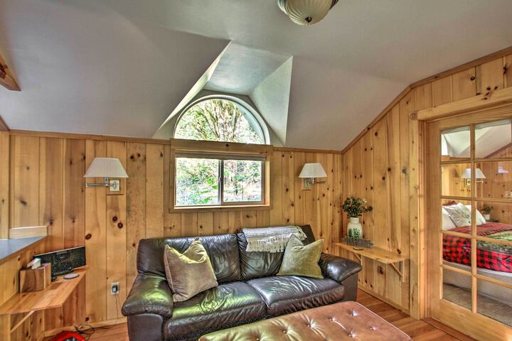 elk Hideaway: Ashford Cottage w / Hot Tub!