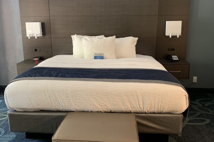 Room 47 of 99