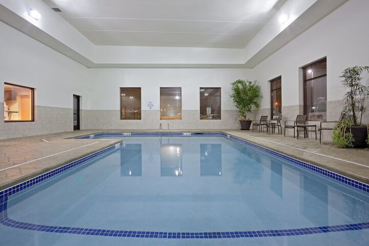 Holiday Inn Express Hotel & Suites Malone by IHG