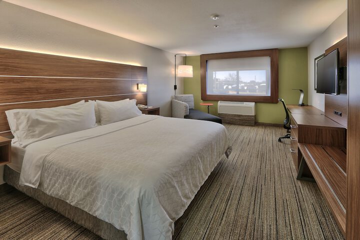 Holiday Express & Suites Portales by IHG