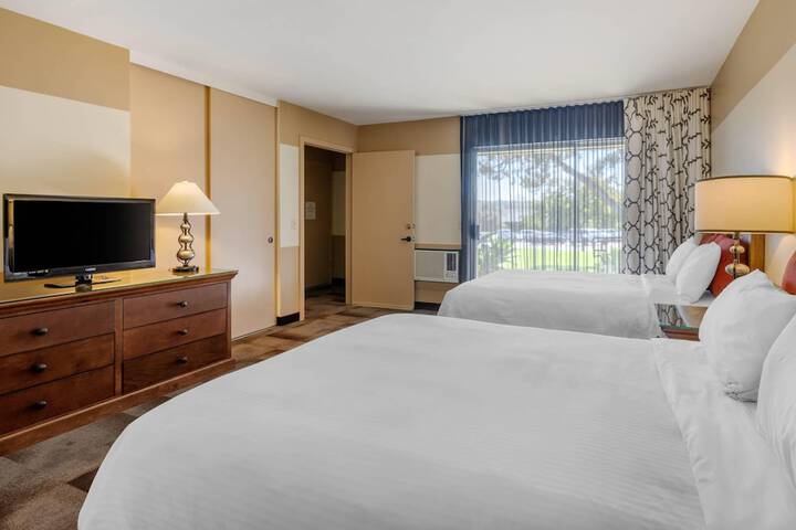 Carlton Oaks Lodge an Ascend Collection Hotel