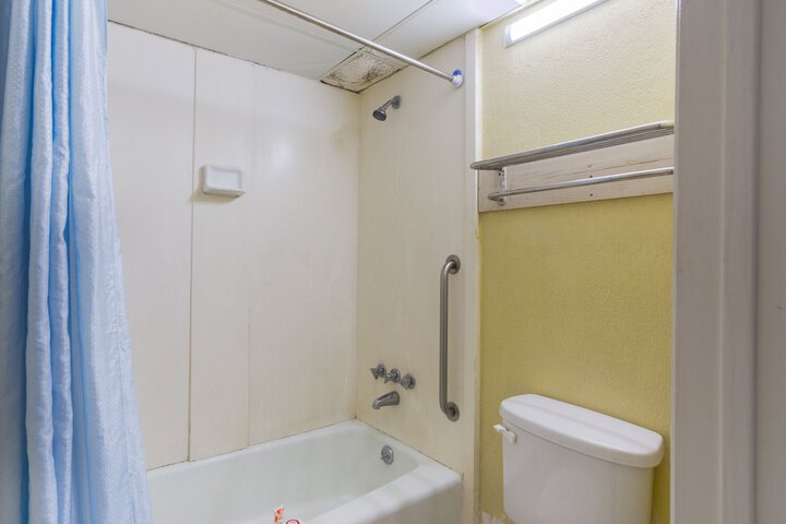Room 18 of 24