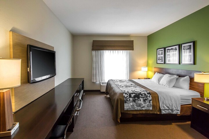 Room 17 of 46