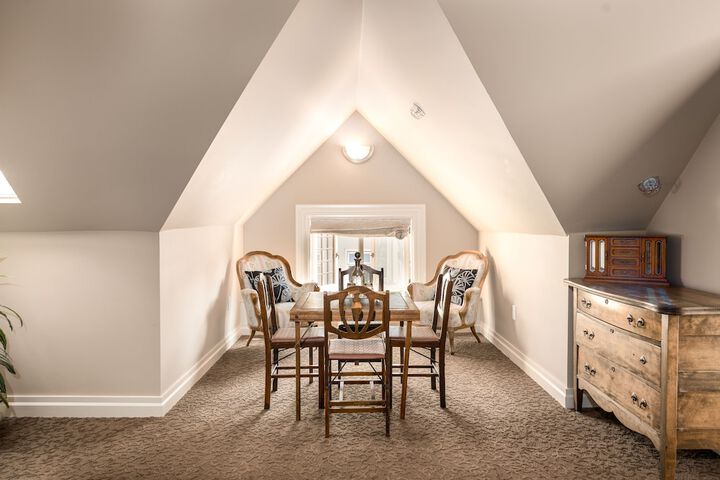 Room 12 of 60