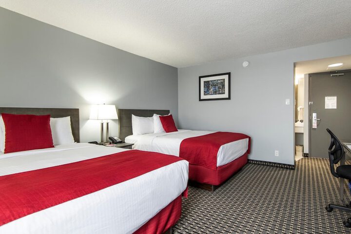 Room 32 of 50