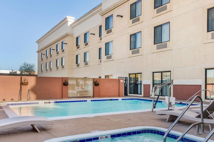 Comfort Suites Barstow near I-15
