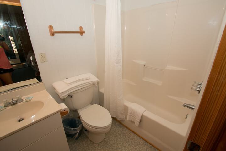 Room 52 of 156