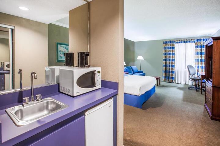 Days Inn by Wyndham Midland