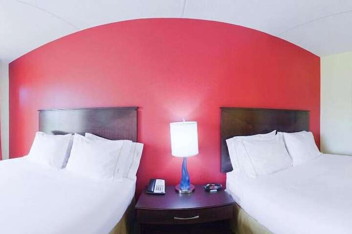 Room 10 of 35
