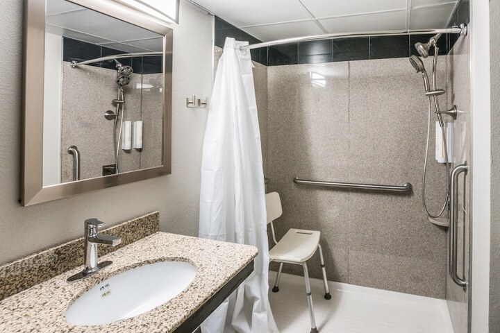 Room 13 of 29