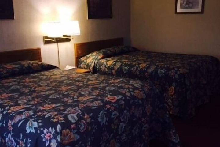 Room 8 of 13