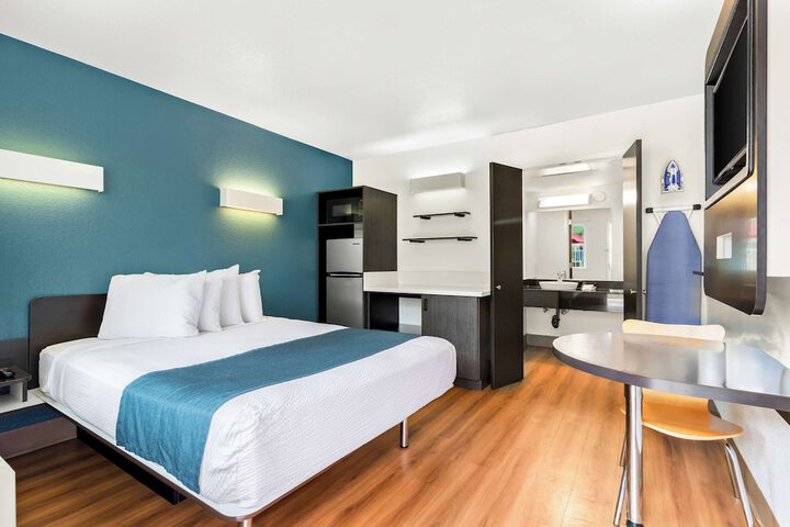 Room 18 of 20